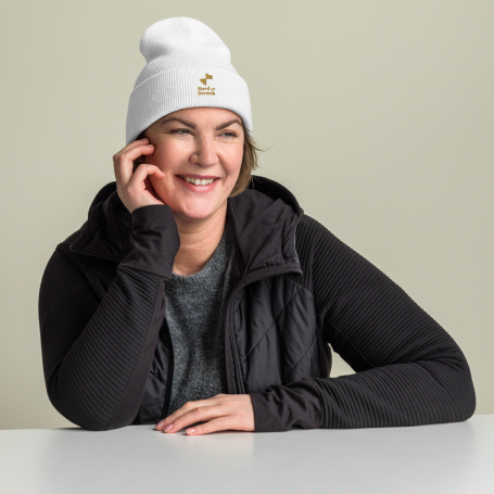 Model_wearing_White_Gold_Beanie